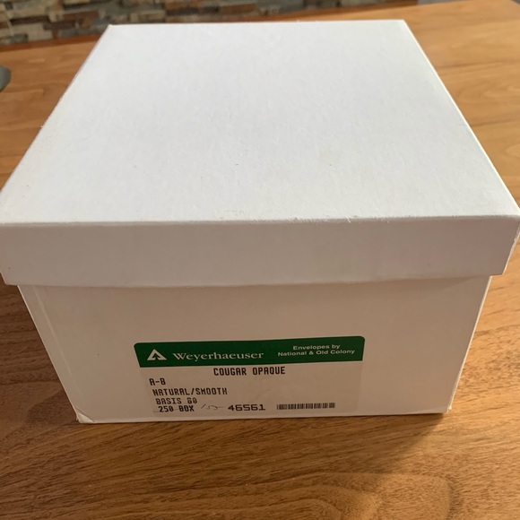 Box of 155 card size envelopes. - Picture 10 of 10